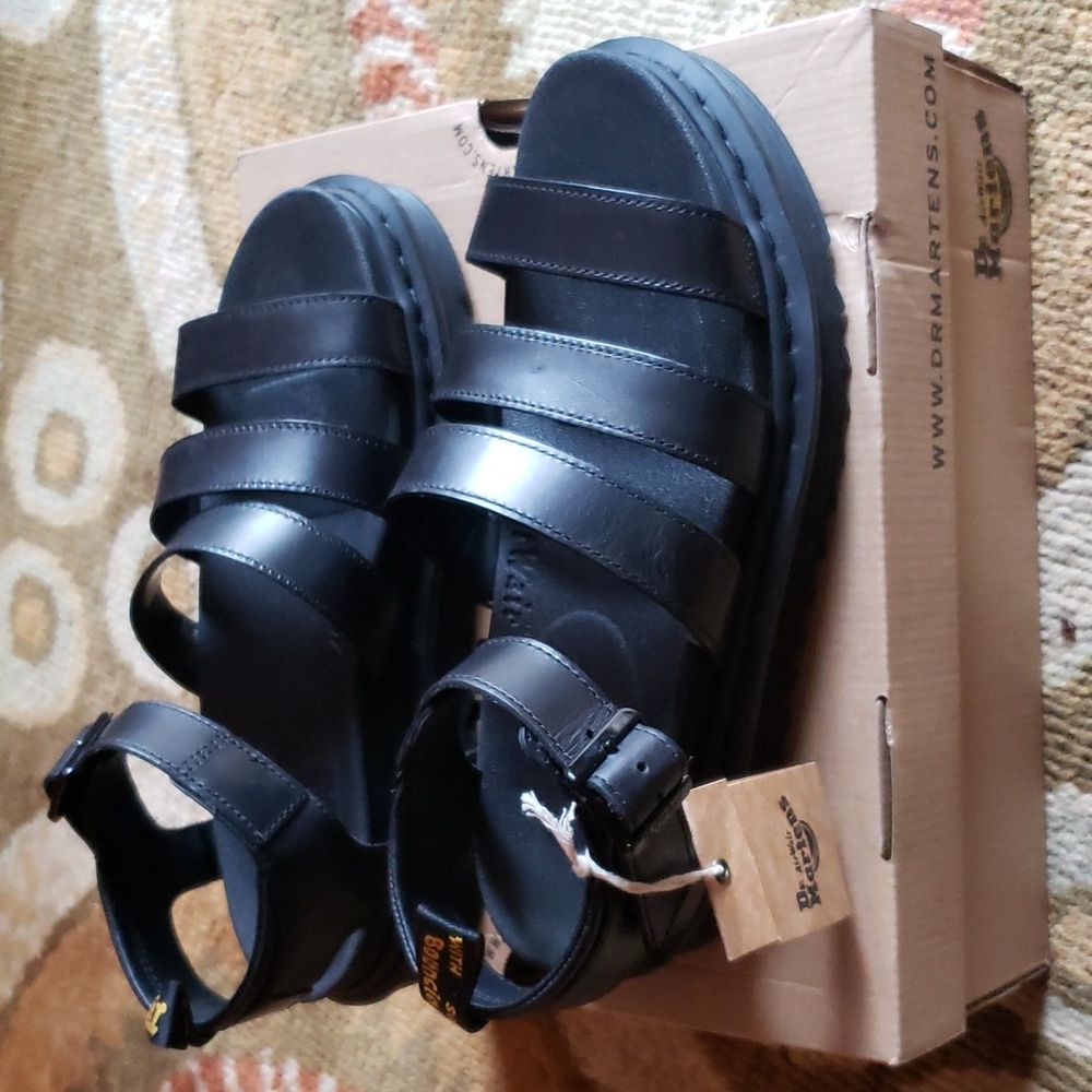 Dr. MARTENS AIRWAIR WITH BOUNCING SOLES